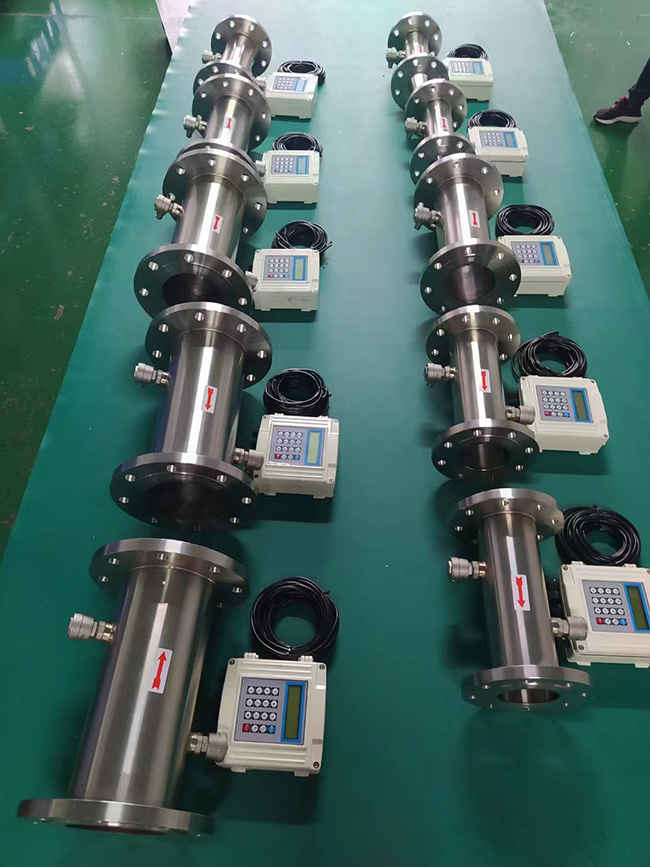 法蘭超聲波流量計產(chǎn)品圖